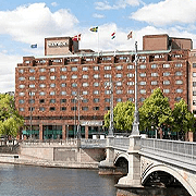 New York Marriott at the Brooklyn Bridge Hotel