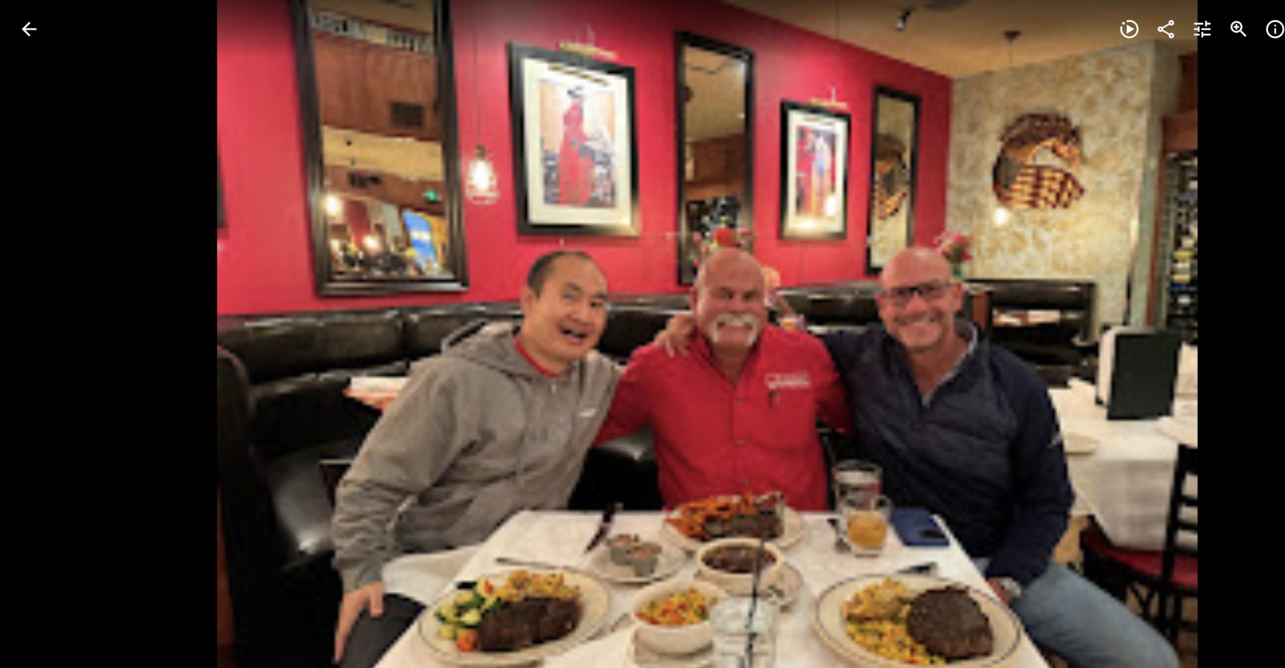 Dennis Yu and Roger Wakefield at dinner | DigiMarCon Dennis Yu and Roger Wakefield at dinner